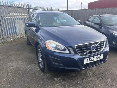 VOLVO XC60 2.4 D5 SE Lux